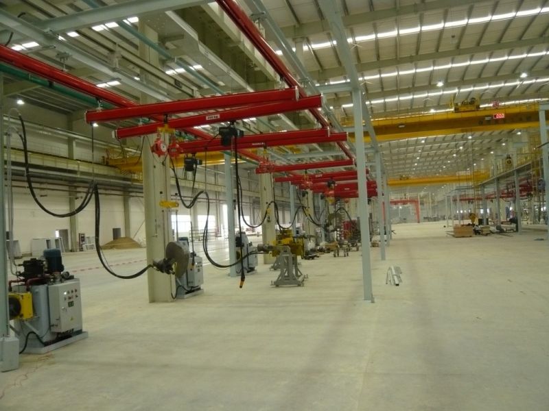 Frame riveting machine