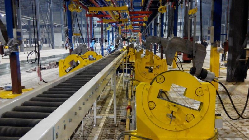 Longitudinal beam flipping machine (capable of achieving all-round riveting of longitudinal beam suspension parts, inner lining plates, and outer connecting plates)